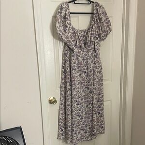 Floral Puff-Sleeve Midi Dress in Lavender